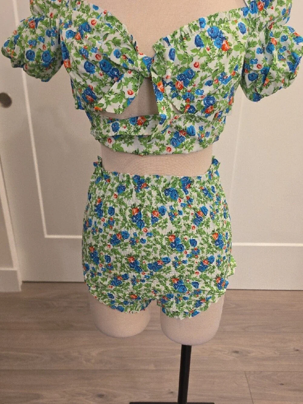 House of Sunny Green Floral matching Smocked Short Set size 2 new with tags
